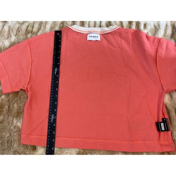 CHNGE Coral Cropped T-Shirt With White Embroidered Logo Size S, NWT - Picture 6 of 10